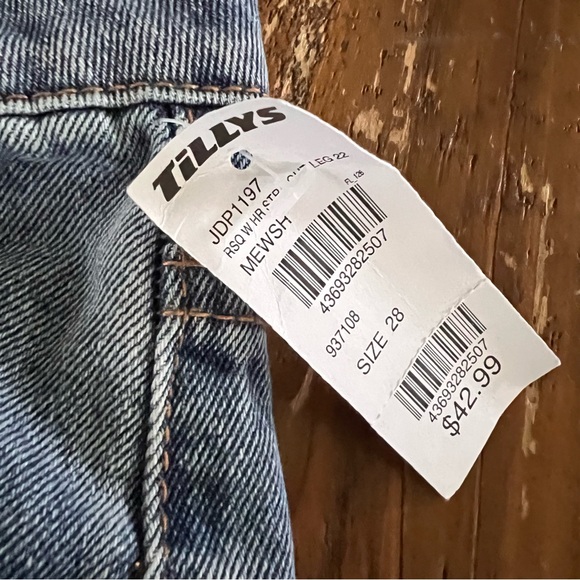 Rsq high rise straight leg distressed in the knee new w/tags size 28 - Picture 4 of 8